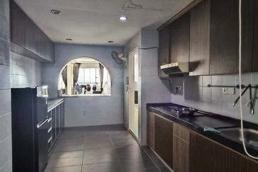 Country Tower Condominium