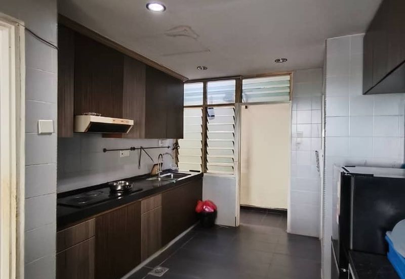 Country Tower Condominium