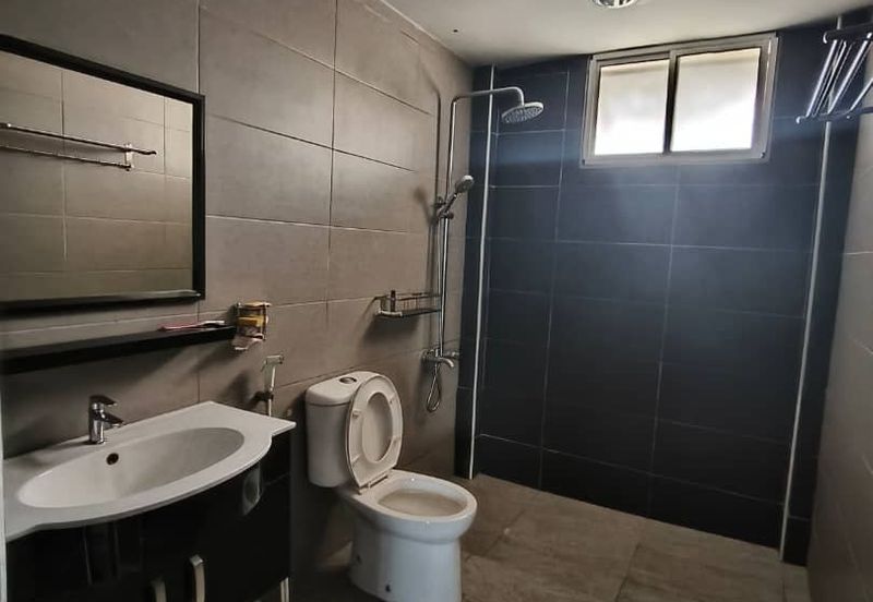 Country Tower Condominium