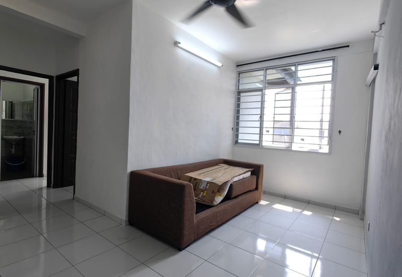 Tan Sri Yaacob Skudai flat for rent