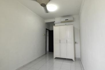 Tan Sri Yaacob Skudai flat for rent