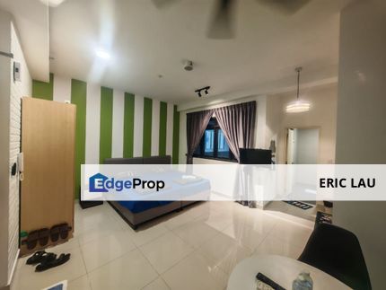 Meridin Medini studio/iskandar puteri /gelang Patah , Johor, 