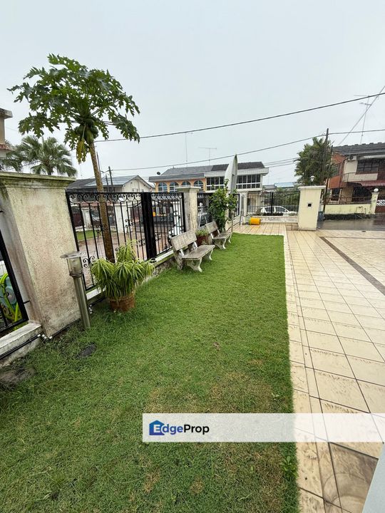Taman Emas 3 Kluang Double Storey Semi D House For Sale , Johor, Kluang