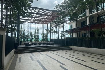 The Shore Hotel & Residences