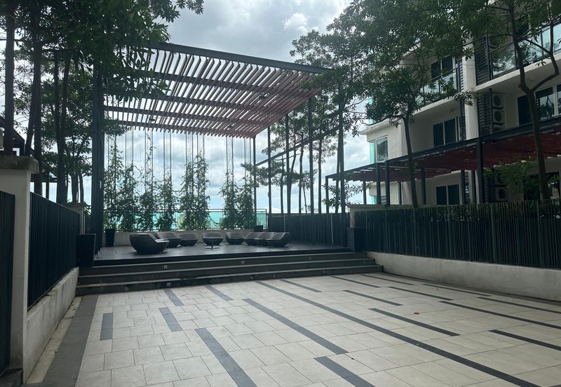 The Shore Hotel & Residences