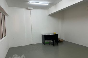 Ayer Keroh Commercial Centre