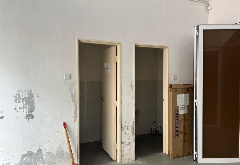 Ayer Keroh Commercial Centre