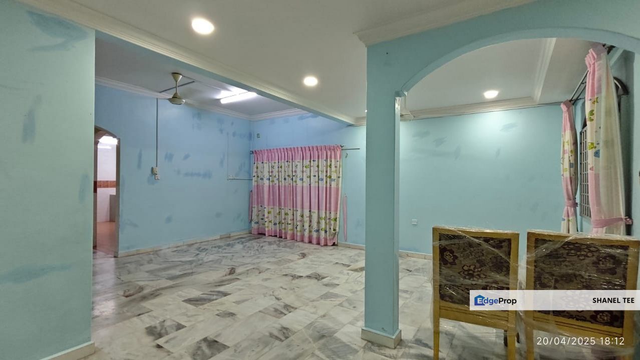 Taman Delima, Kluang Double Storey Semi-D House For Rent, Johor, Kluang