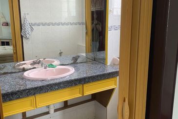 Pasir Mutiara Condominium