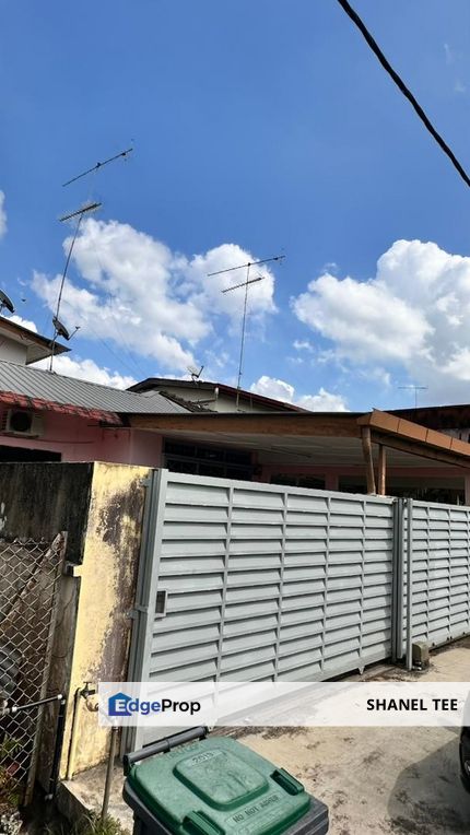 Taman Lian Seng Kluang 1.5 Storey Terrace House For Sale, Johor, Kluang