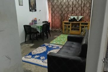 Haji Manan Flat