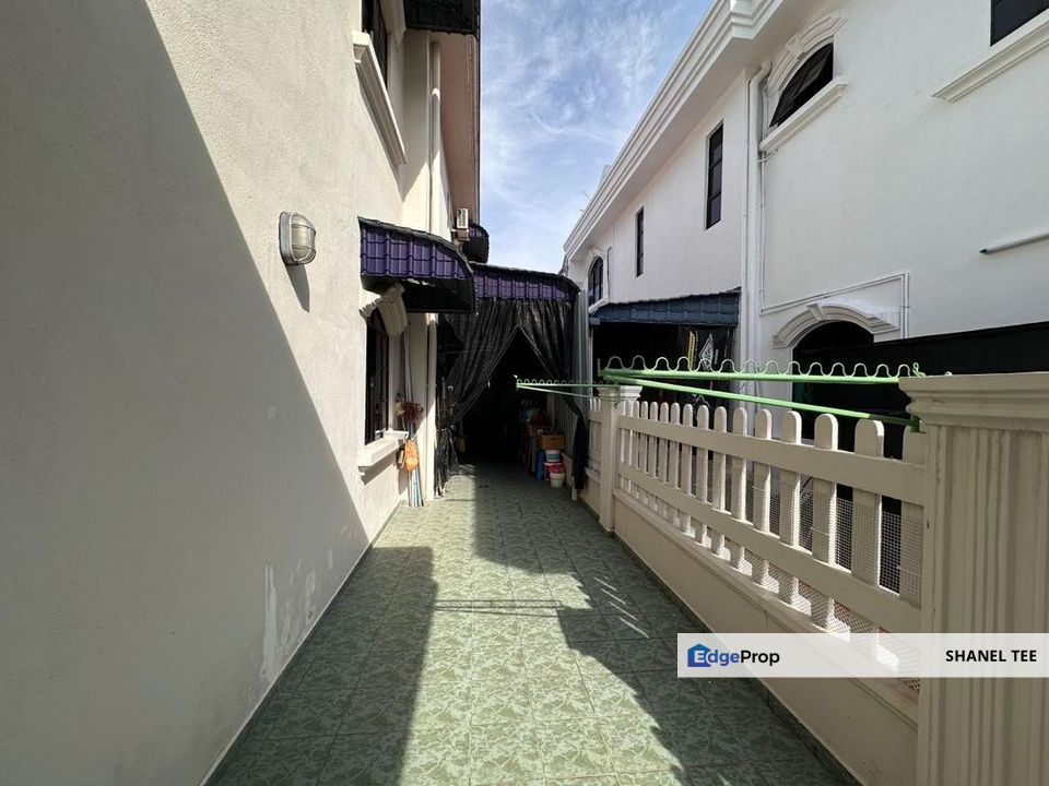 Taman Sri Kluang Double Storey Semi D-Cluster House For Sale, Johor, Kluang