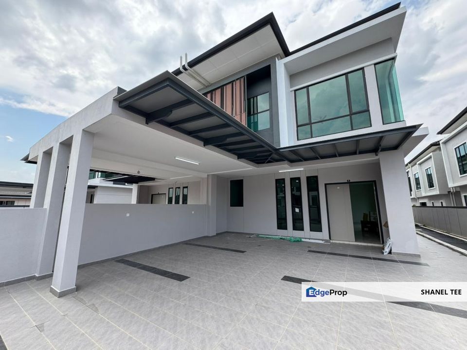 Taman Tasik Indah Double Storey Cluster House For Sale, Johor, Kluang