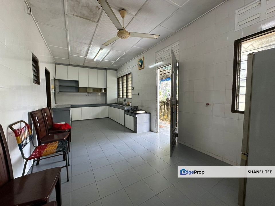 Taman Titiwangsa Kluang Double Storey Semi-D House For Sale, Johor, Kluang