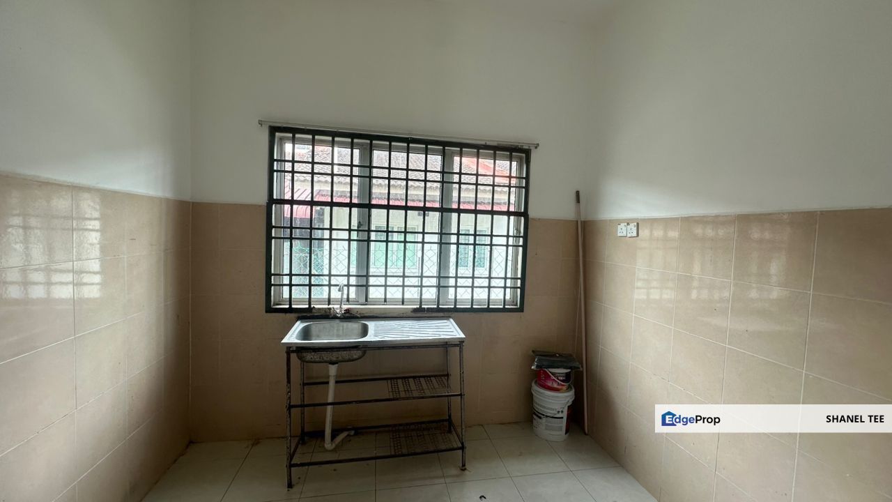 Taman Mengkibol Single Storey Terrace For Sale, Johor, Kluang