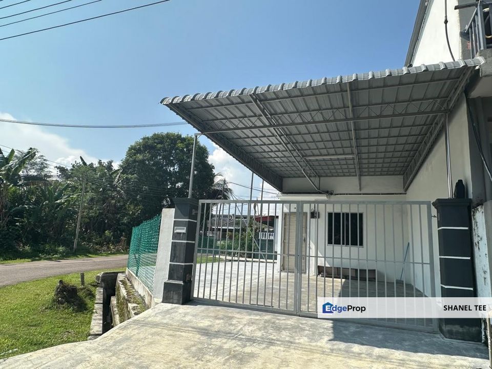 Taman Aman Kluang Double Storey Medium Cost House For Rent, Johor, Kluang