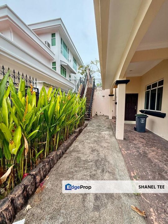 Taman Emas Kluang Double Storey Semi Detached House For Sale, Johor, Kluang