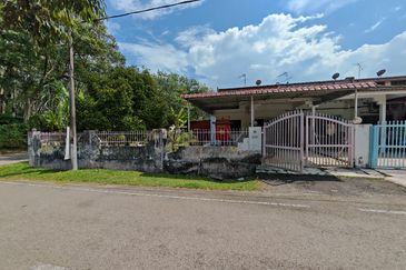 Taman Suria, Bukit Siput