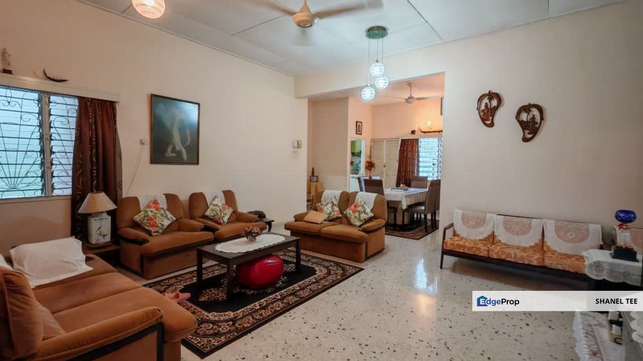 Taman Emas Kluang Single Storey Bungalow For Sale, Johor, Kluang