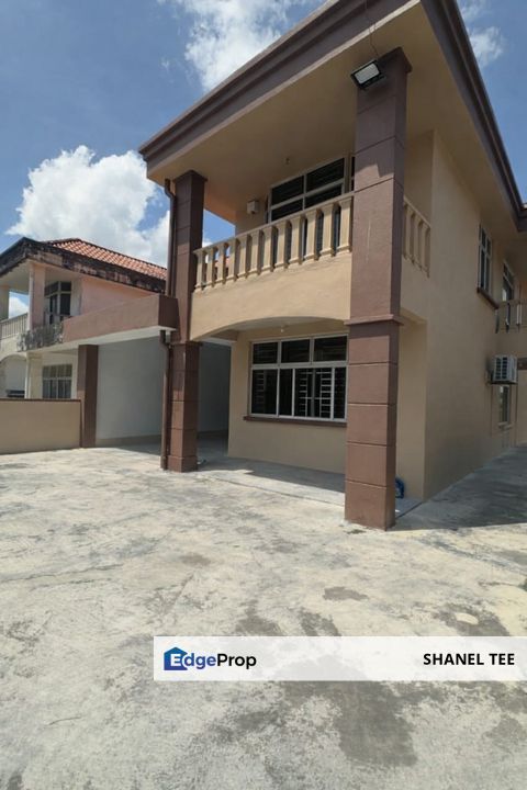 Taman Bahagia Kluang Double Storey Semi Detached House For Sale, Johor, Kluang
