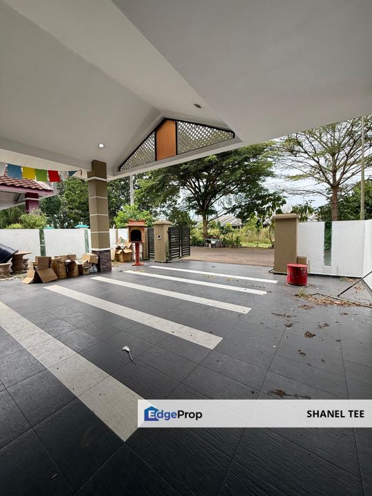 Taman Kiaramas Single Storey Semi D Cluster For Sale, Johor, Kluang