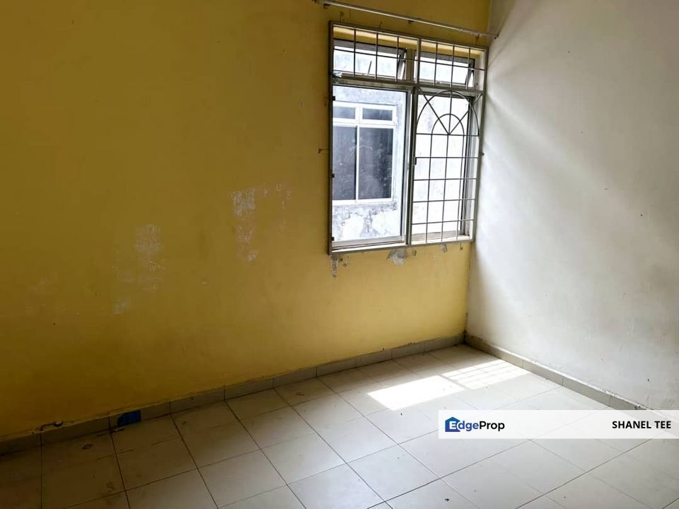 Kluang Haji Manan Flat For Sale, Johor, Kluang