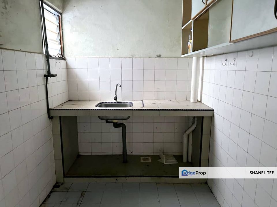 Kluang Haji Manan Flat For Sale, Johor, Kluang