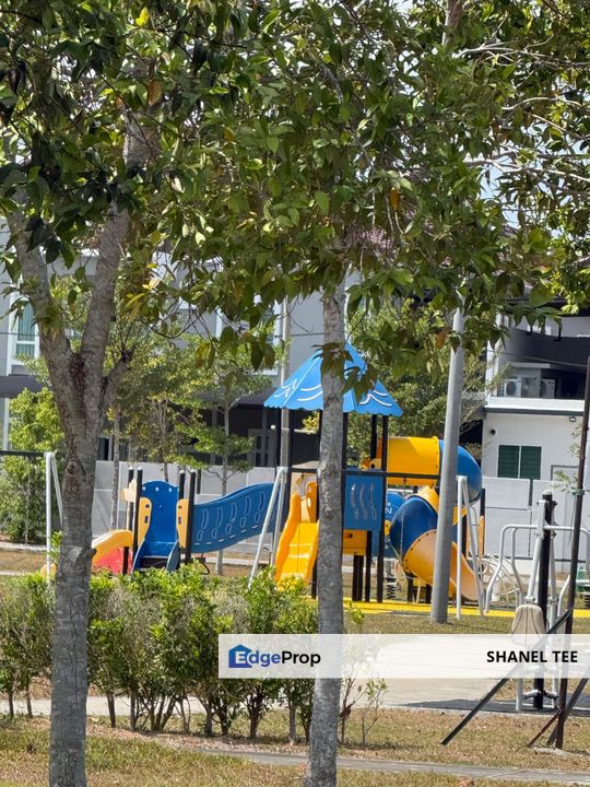 Taman Kluang Perdana Single Storey Semi D Cluster House For Sale, Johor, Kluang