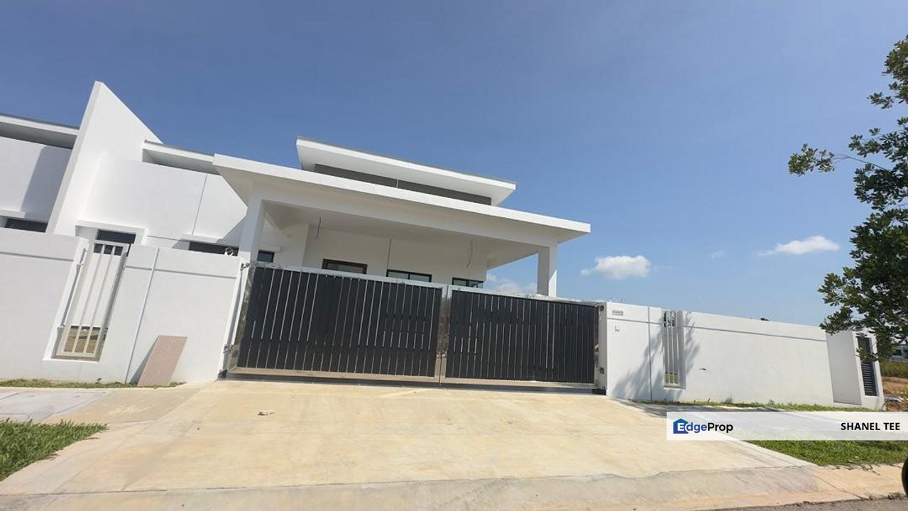 Bandar Seri Impian Single Storey Semi D House For Sale, Johor, Kluang