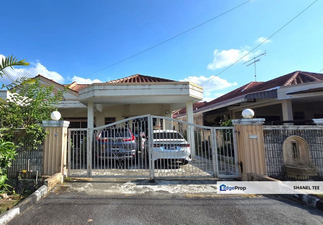 Taman Sri Kluang Single Storey Semi-D House For Sale, Johor, Kluang