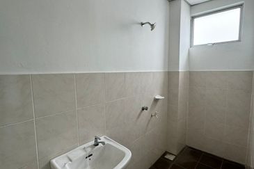 Double Storey Shop in Taman Delima 3, Johor For Sale