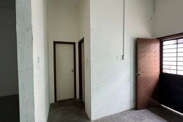 Double Storey Shop in Taman Delima 3, Johor For Sale