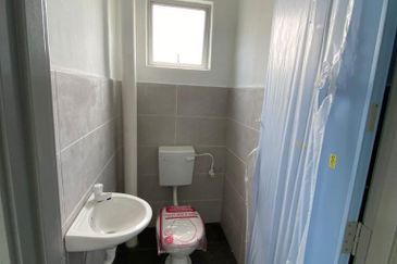 Double Storey Shoplot in Taman Saujana, Kluang Johor For Sale