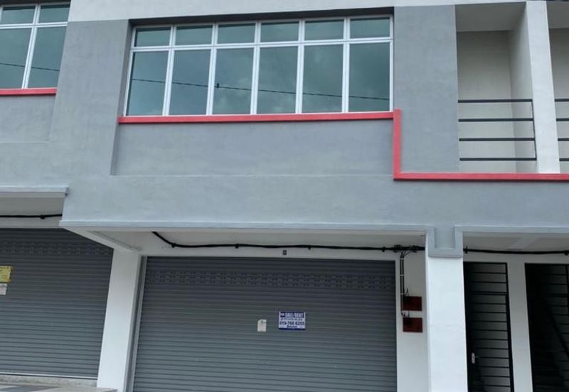 Double Storey Shoplot in Taman Saujana, Kluang Johor For Sale