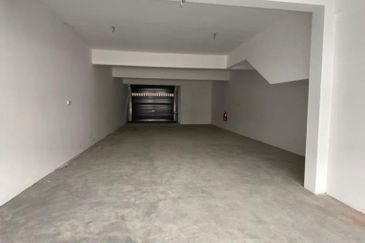 Double Storey Shoplot in Taman Saujana, Kluang Johor For Sale
