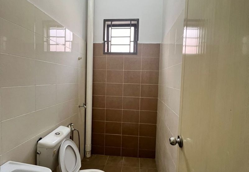 Single Storey Terrace House in Pelangi Indah, For Rent