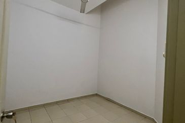 Single Storey Terrace House in Pelangi Indah, For Rent