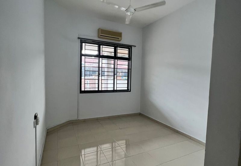 Single Storey Terrace House in Pelangi Indah, For Rent