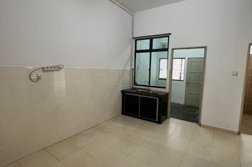Single Storey Terrace House in Pelangi Indah, For Rent