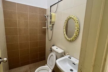 Single Storey Terrace House in Pelangi Indah, For Rent