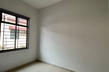 Single Storey Terrace House in Pelangi Indah, For Rent