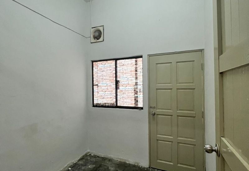 Single Storey Terrace House in Pelangi Indah, For Rent