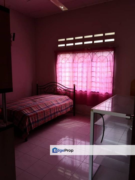 ⁠Single Storey Bungalow in Jalan Makasar, Kluang Johor For Sale, Johor, Kluang