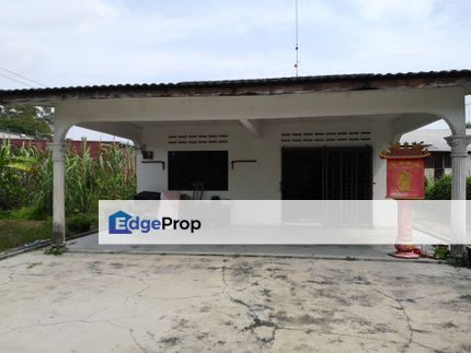 ⁠Single Storey Bungalow in Jalan Makasar, Kluang Johor For Sale, Johor, Kluang