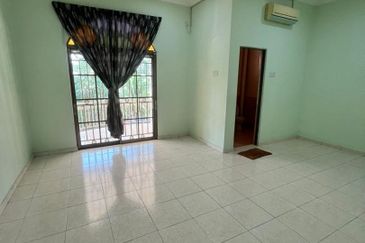 Double Storey Terrace House in Taman Sri Indah, Kluang Johor For Sale