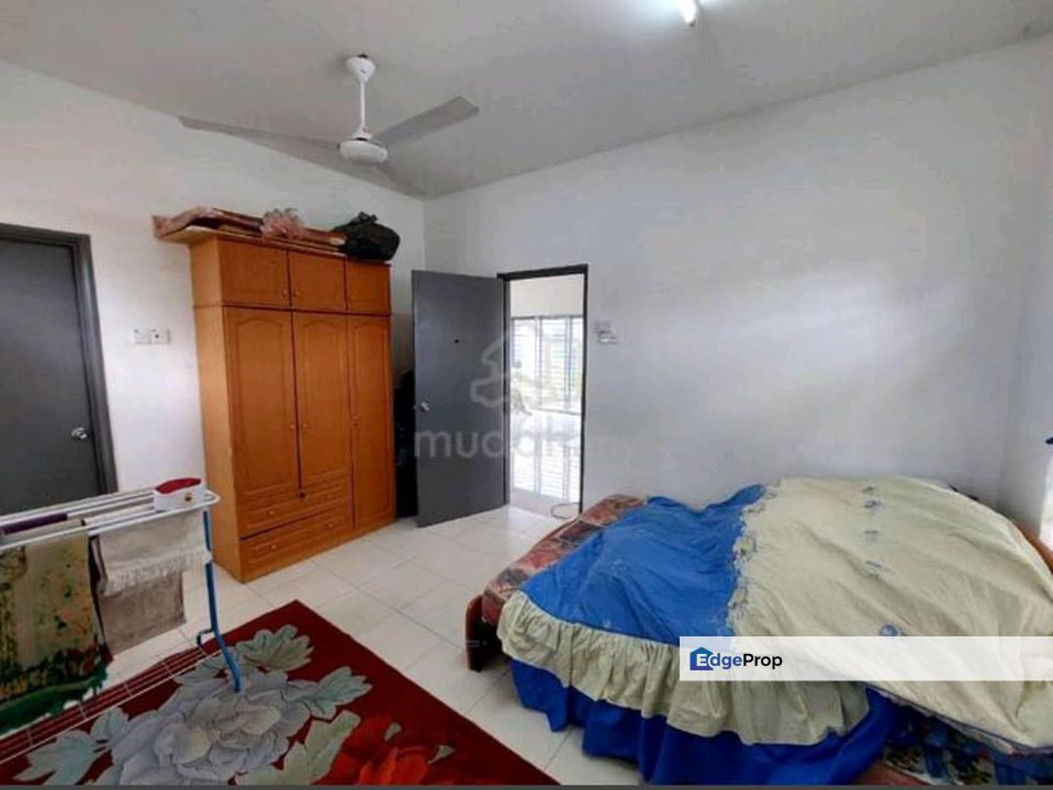 Taman Sri Lambak Single Storey Bungalow For Sale, Johor, Kluang