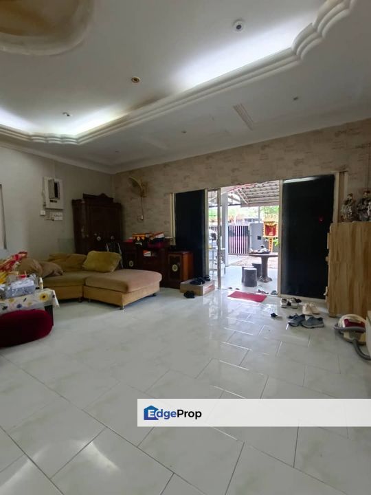 Taman Gunung Lambak Double Storey Semi D For Sale, Johor, Kluang