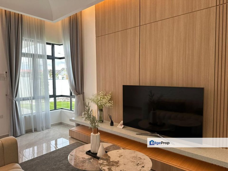 Taman Kluang Perdana Single Storey Semi D For Sale, Johor, Kluang