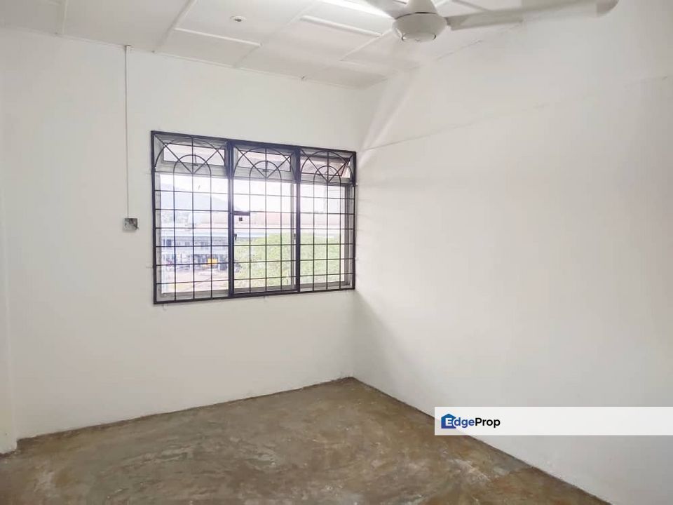 Rumah Pangsa Jalan Hajimana Bandar Kluang Flat For Sale , Johor, Kluang