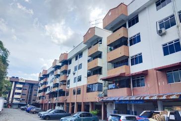 Haji Manan Flat
